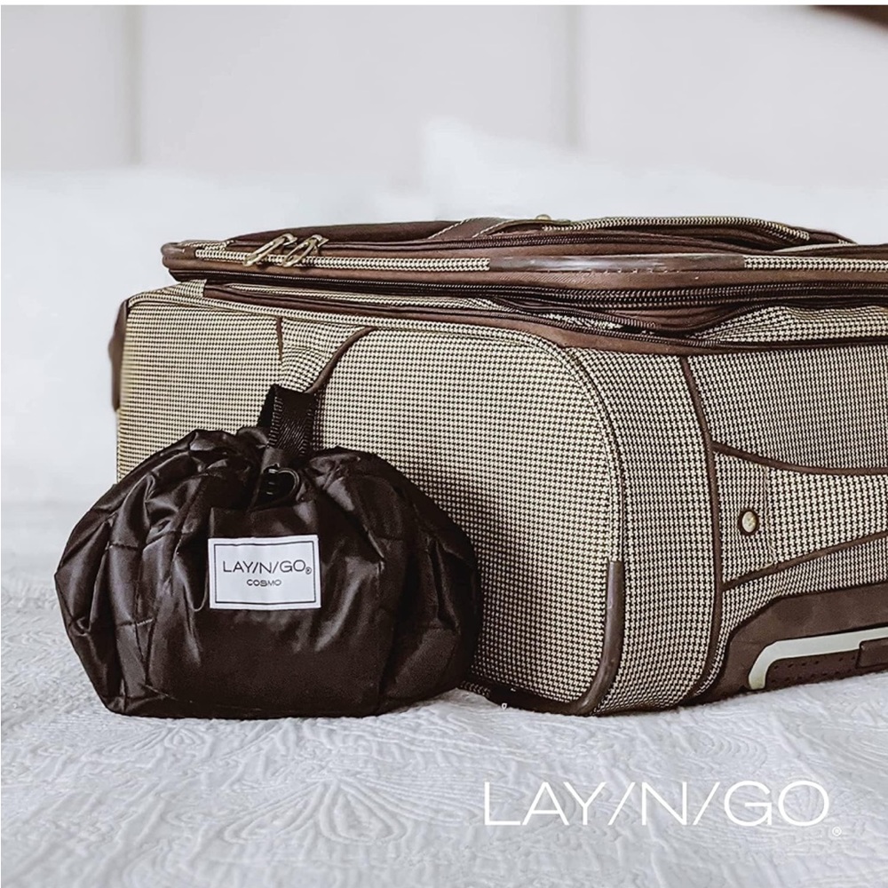 LAY/N/GO Cosmo Travel Washable Cosmetic Bag, 20” when flat, plenty of pockets - Picture 8 of 9